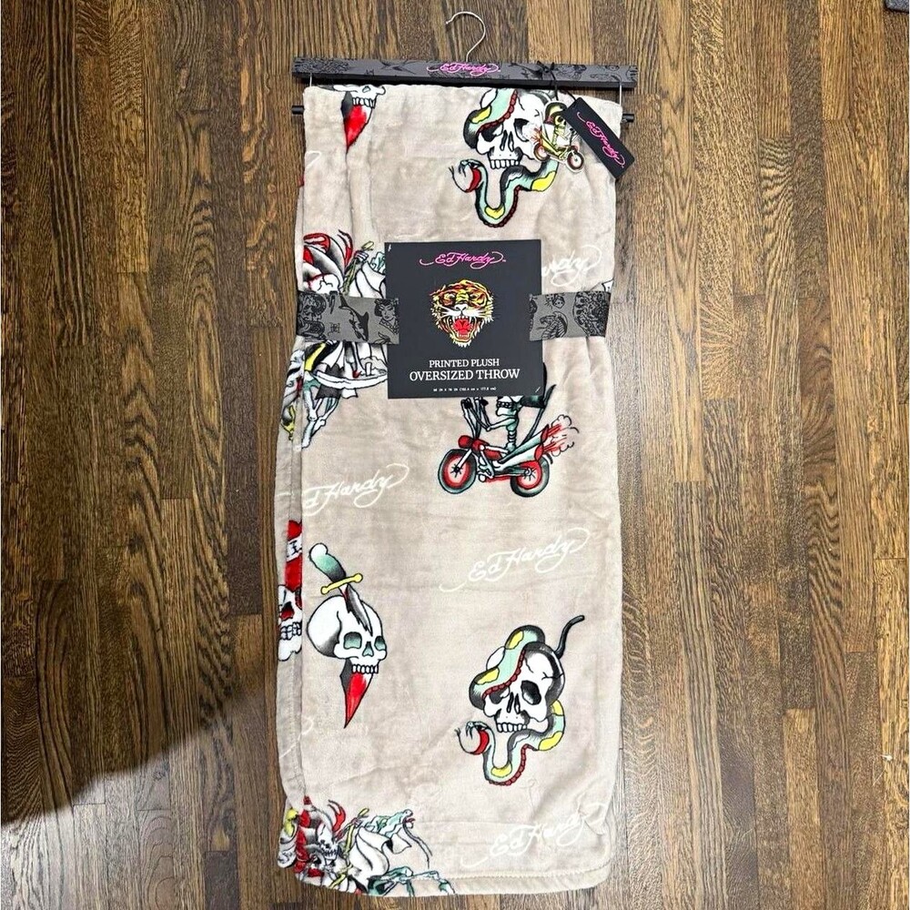 Ed Hardy Oversized Plush Throw Blanket Skull Snakes 60x70 Gray Multicolor NEW